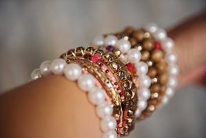 accessory-arm-beads-blur-567983
